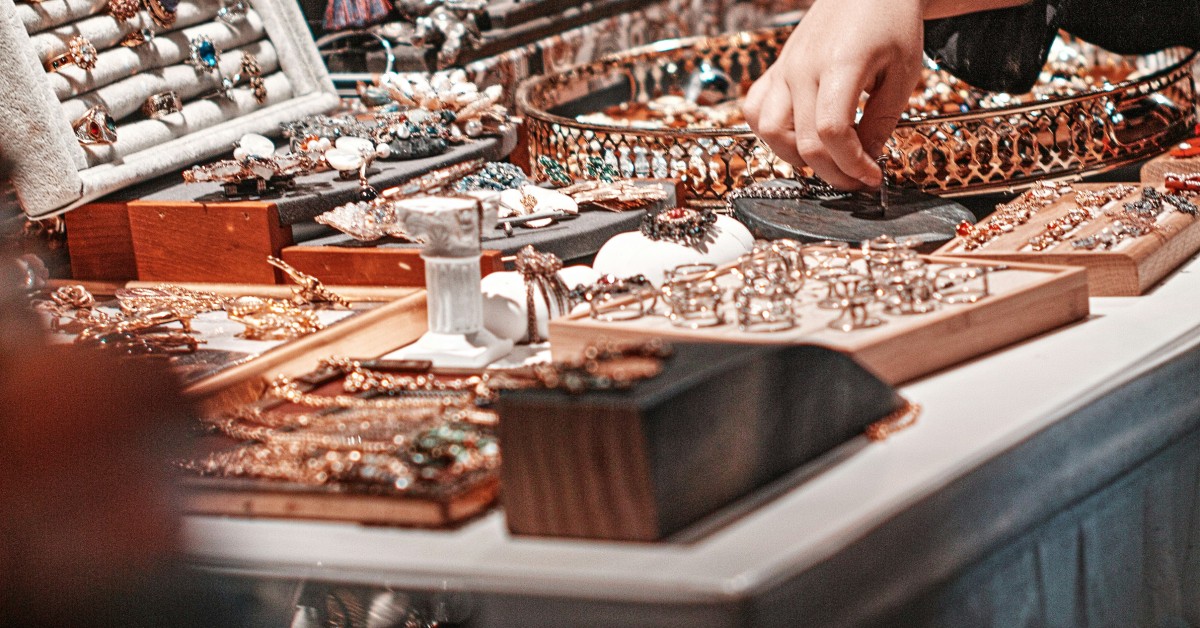 How Jewelry Stores Can Attract High-Paying Customers