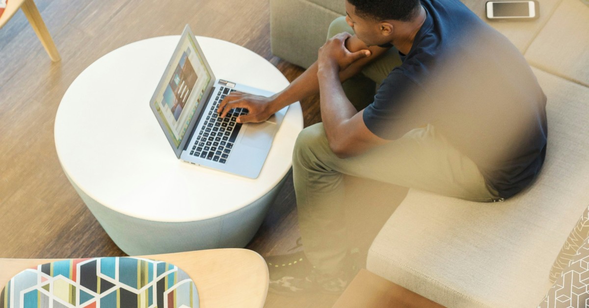 How to Design Scroll-Stopping Carousel Ads That Convert Instantly