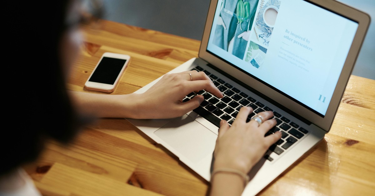 How to Use LinkedIn Lead Gen Forms Effectively: The Secret to High-Converting B2B Ads