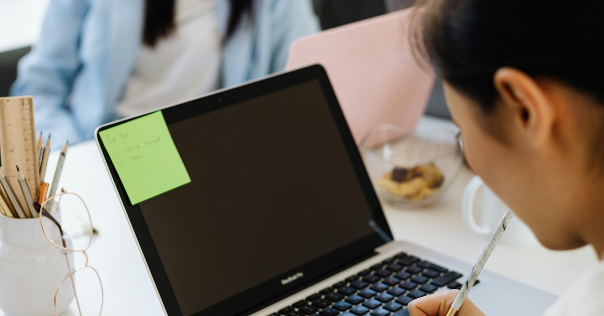 LinkedIn Ads Funnel Strategy Explained: The Secret to B2B Domination